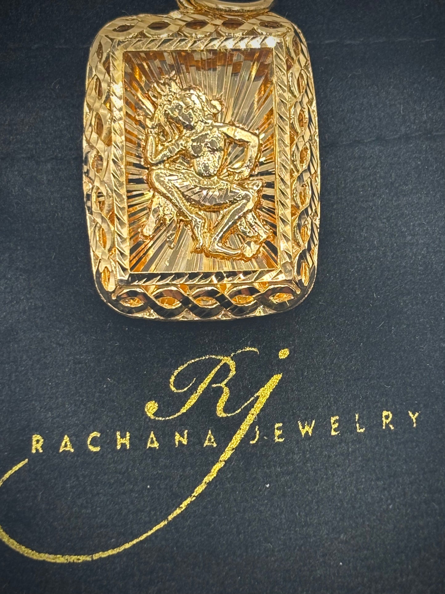 18k Apsara Pendant